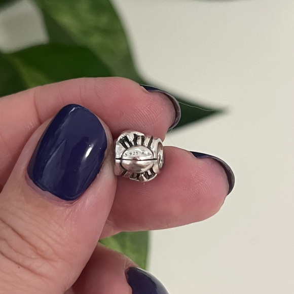 Retired Pandora Shell & Starfish Charm 🐚⭐️ - Picture 4 of 7